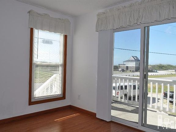 3rd image of 102 Summer Place Dr