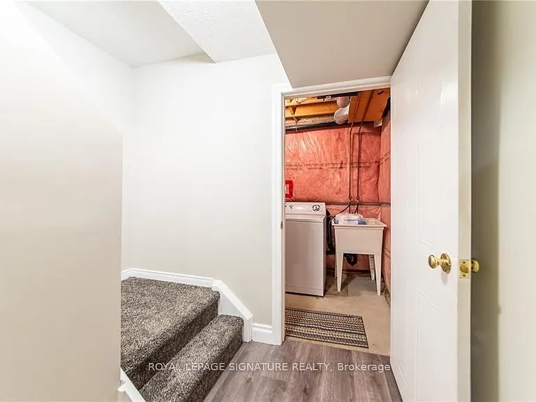426 Downsview Pl — Photo 13
