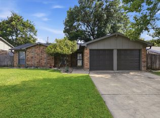 2405 Parkside Dr, Grand Prairie, TX 75052