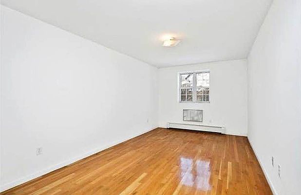 2nd image of 422 E 117th St #3L