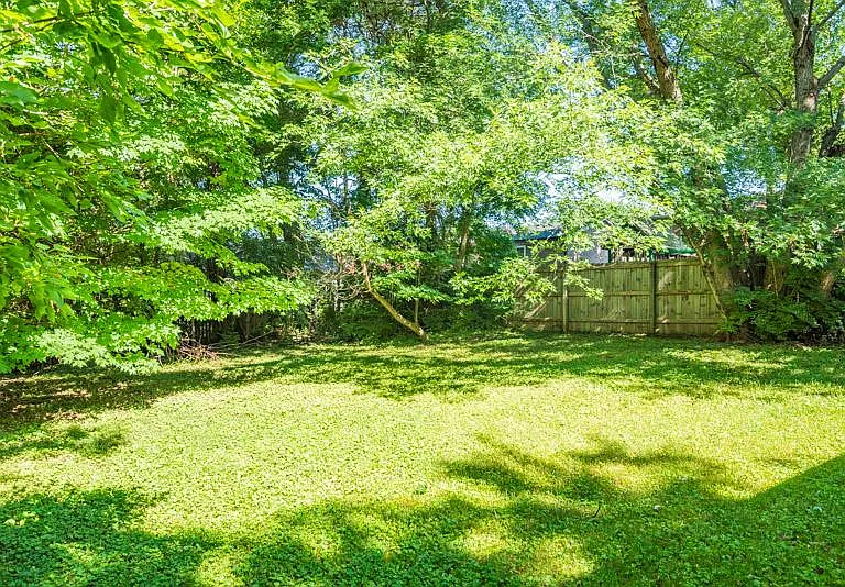 9102 Maiden Ct — Photo 3