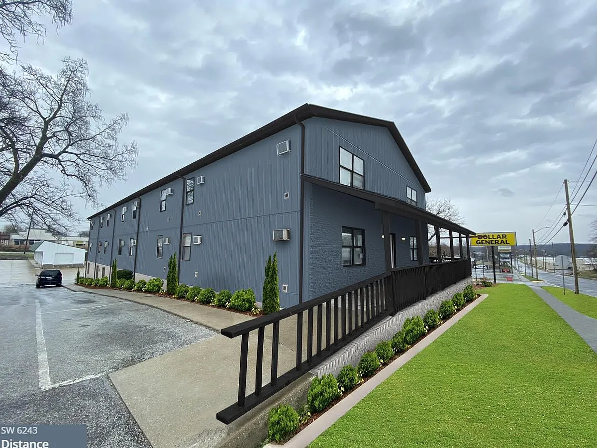 Building Photo - 100 Moir Ave