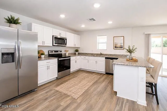 3 bed, 2.0 bath, 1808 sqft, $2,150 — Photo 3