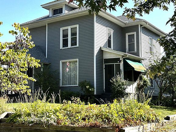 3rd image of 511 E Detroit Ave