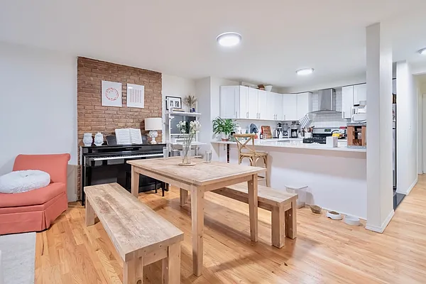 Rented by KYLM, LLC | media 18