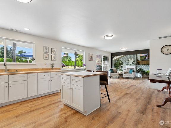 5th image of 18501 52nd Avenue W #15