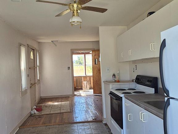 5th image of 22845 Pleasant Ln