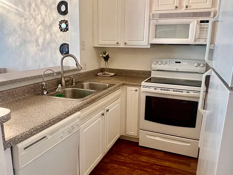 8889 Caminito Plaza Centro #7331 — Photo 5