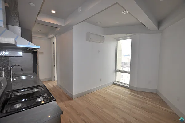 Rented by EXR | media 9