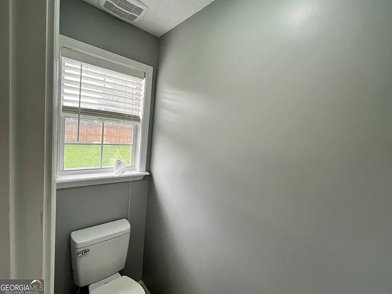 102 Myles Ln — Photo 5