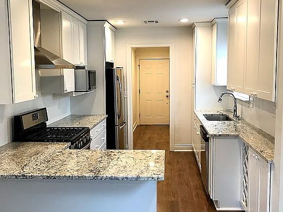 5th image of 336 Bragg St