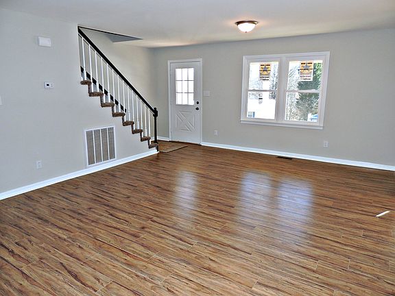 3rd image of 1158 Hidden Creek Cir