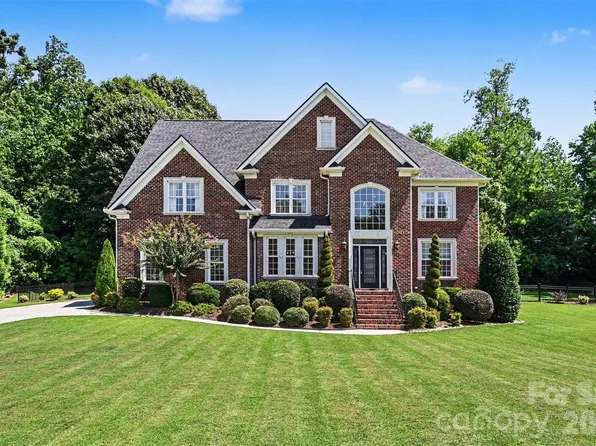 2858 Scarborough Ct, Gastonia, NC 28054