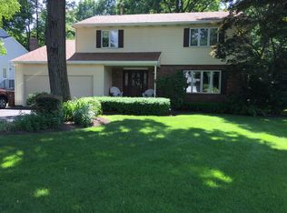 22 Chrisken Dr, Glenmont, NY 12077