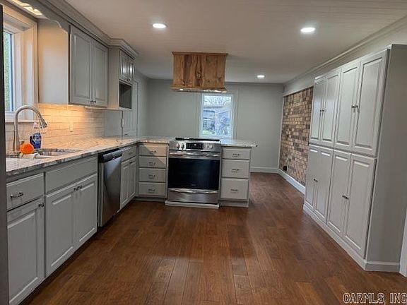 2nd image of 12 Green Meadow Dr
