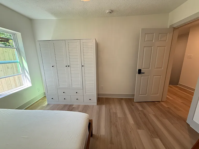 1002 S Glenwood Blvd — Photo 16