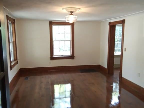3rd image of 8 N Washington St