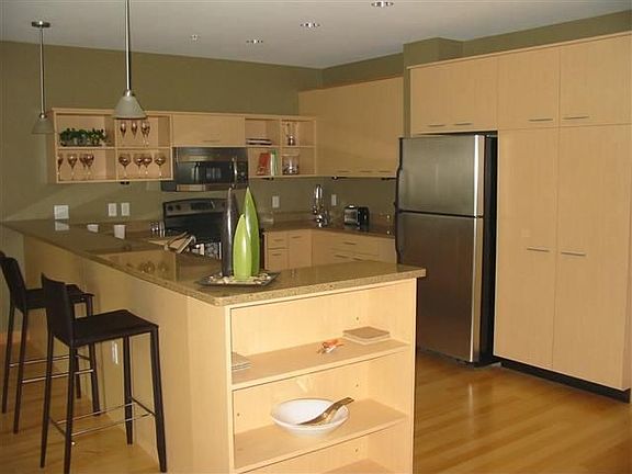 5th image of 309 W Washington Ave Unit 805