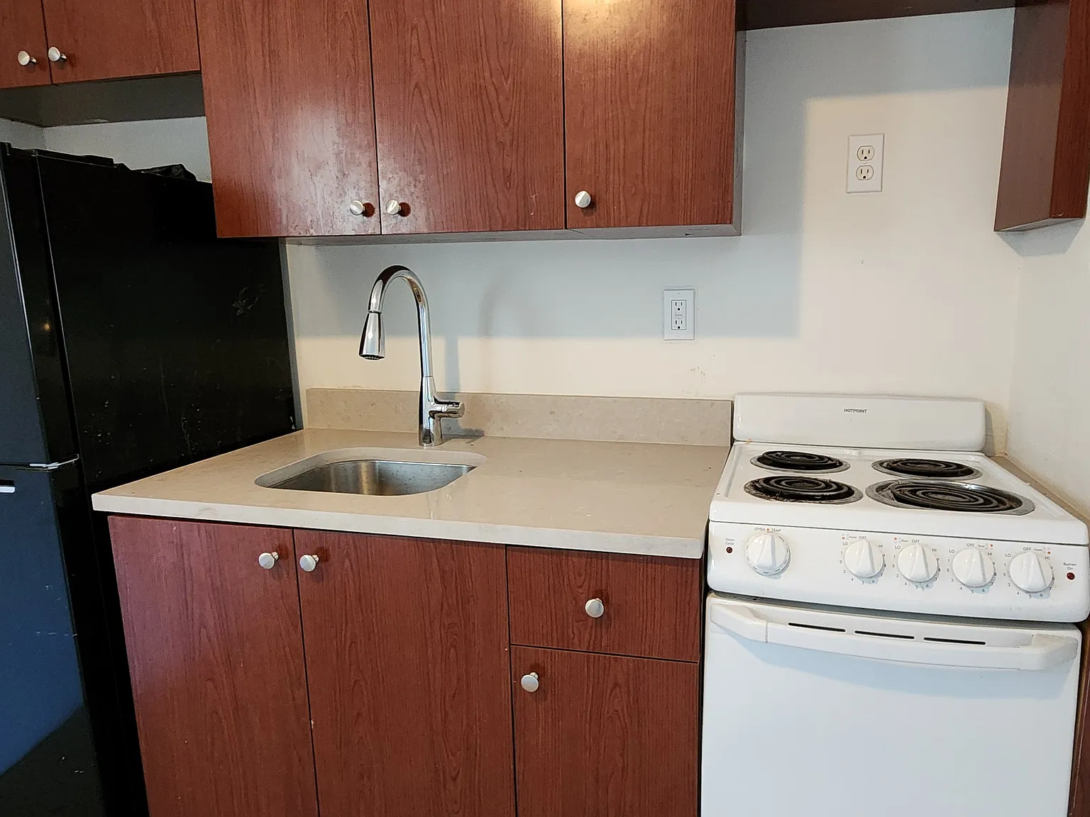 Studio, 400 sqft, $1,250 — Photo 3