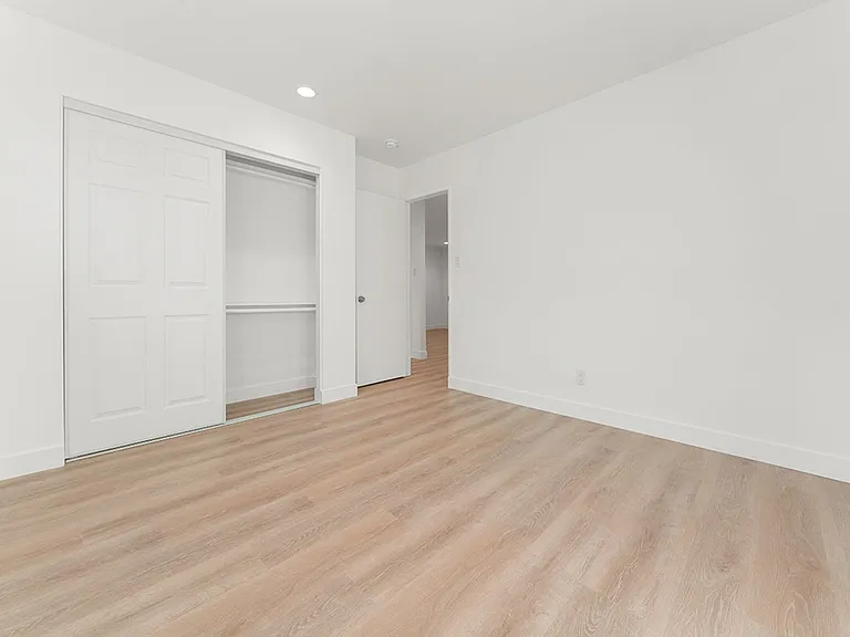 308 S Laurel St — Photo 7