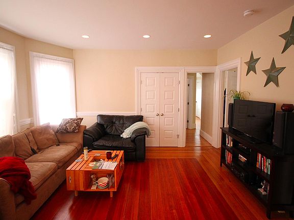 4th image of 37 Montcalm Ave #1XJ