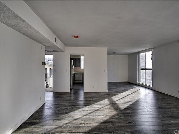5th image of 1017 S Bedford St #4