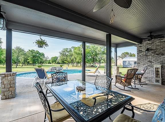 4th image of 1133 Abigail Ln