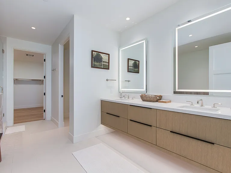 5000 N Camelback Ridge Dr #206 — Photo 12