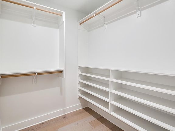 3rd image of 740 S Columbus Blvd Unit 8