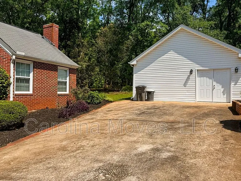 46 Long Forest Dr — Photo 3