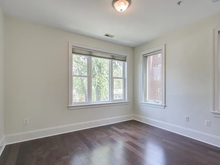 3937 Davis Pl NW #4 — Photo 21