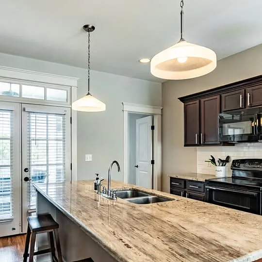 4 bed, 4.5 bath, 2800 sqft, $4,000 — Photo 2