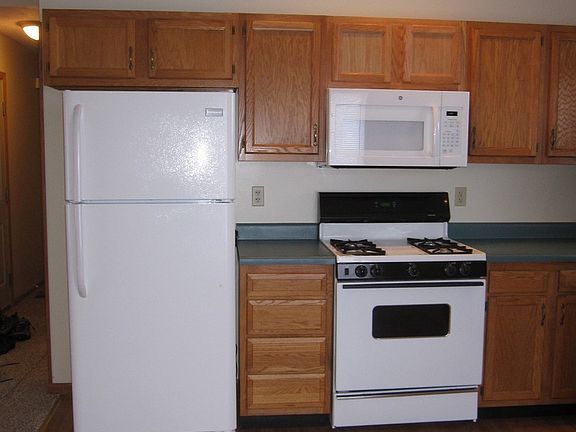 4th image of 701 Cottonwood Cir