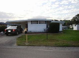 31637 Kelly Cir, Tavares, FL 32778