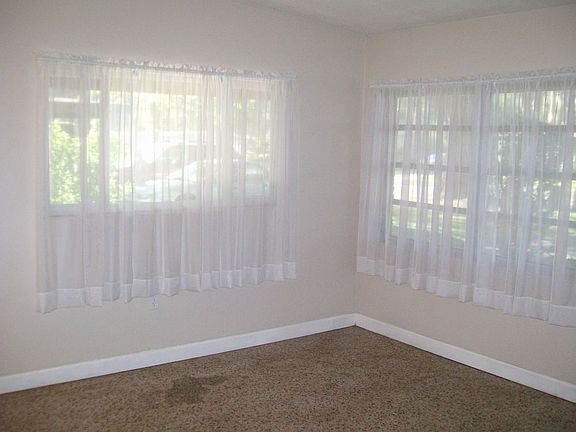 3rd image of 4300 Haverstraw Ave