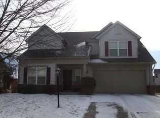 10546 Greenway Dr, Fishers, IN 46037