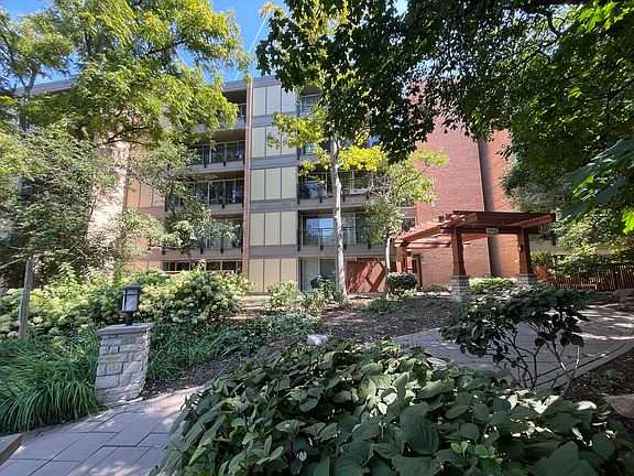 2nd image of 5900 Oakwood Dr APT 5L
