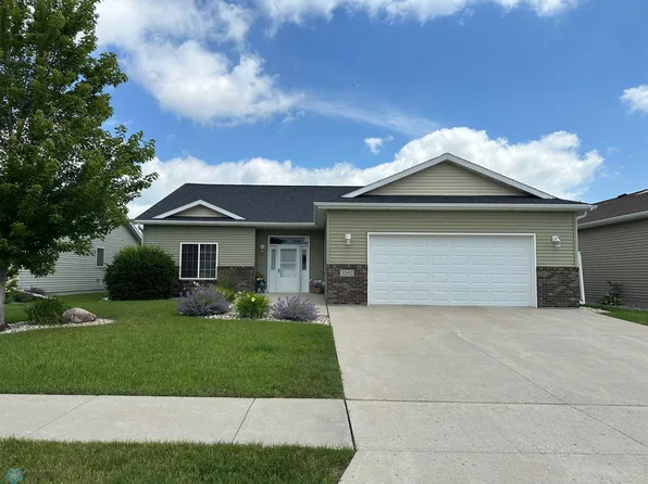 3352 24th St S, Moorhead, MN 56560
