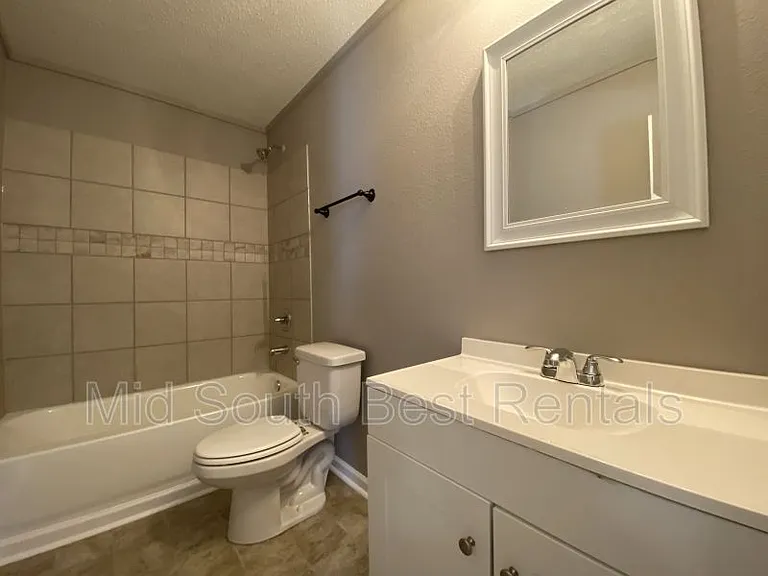 2220 Loop Acres Dr — Photo 4