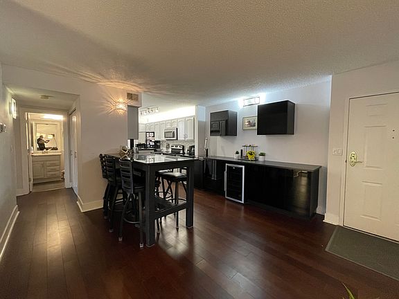 2nd image of 511 Aurora Ave Unit 109