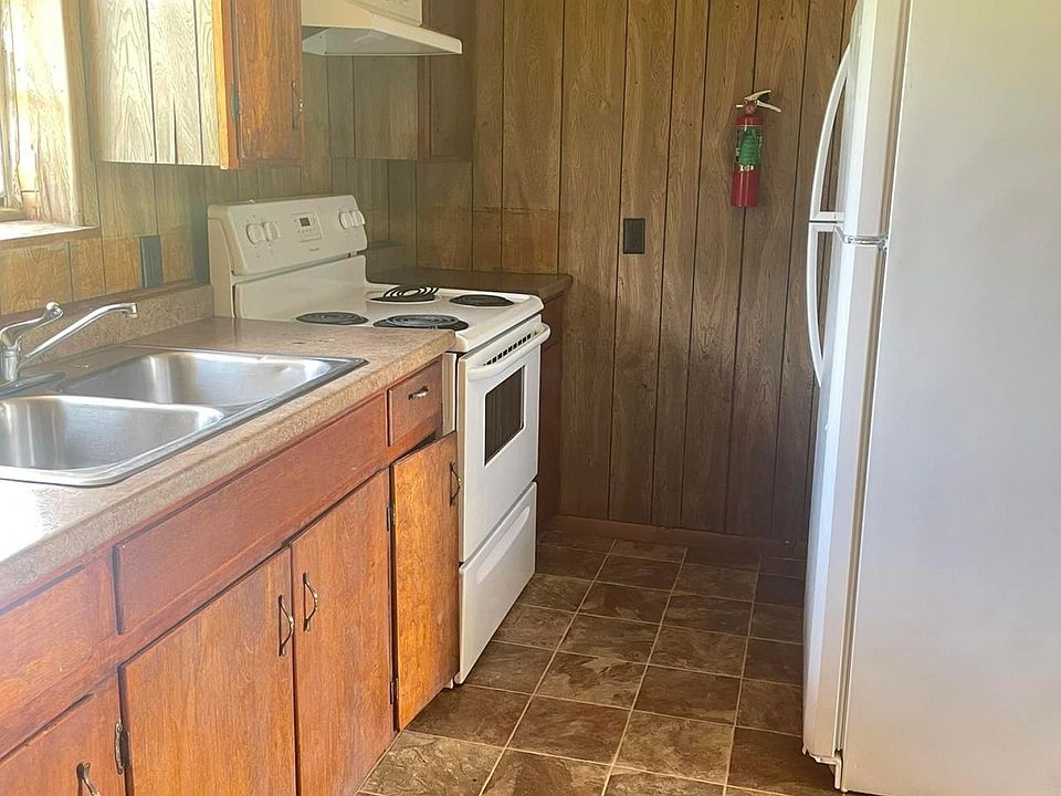2nd image of 1104 Halsey St #11