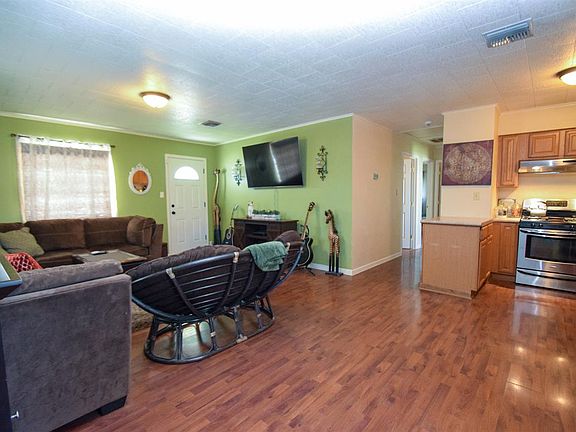 5th image of 713 Bush St