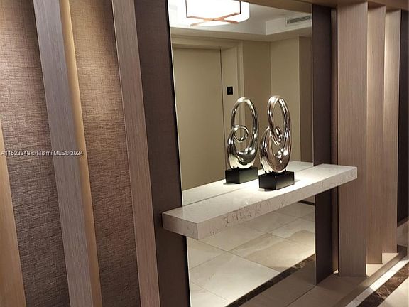 4th image of 20355 NE 34th Ct APT 1229