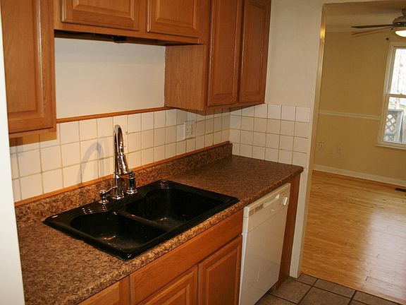 5th image of 8225 Lexington Dr