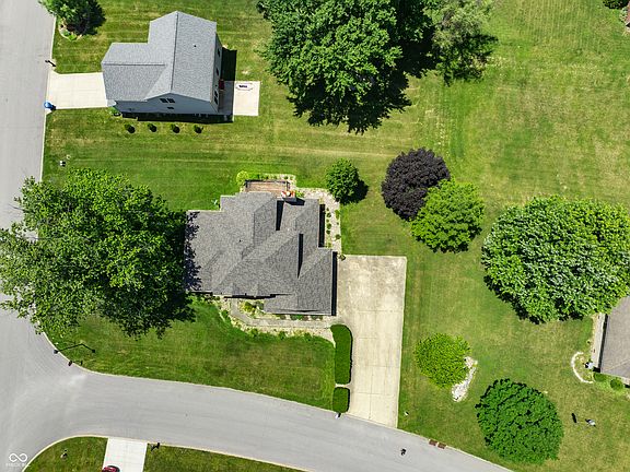 4th image of 899 N Amanda Ln