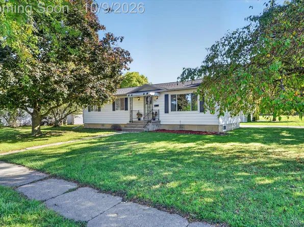 631 S Jeffery Ave, Ithaca, MI 48847