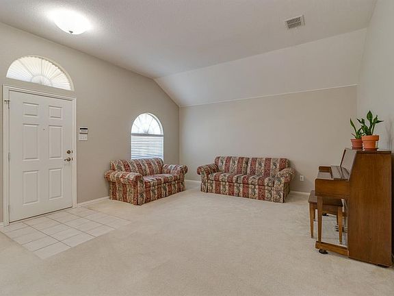 3rd image of 604 Cedarwood Dr