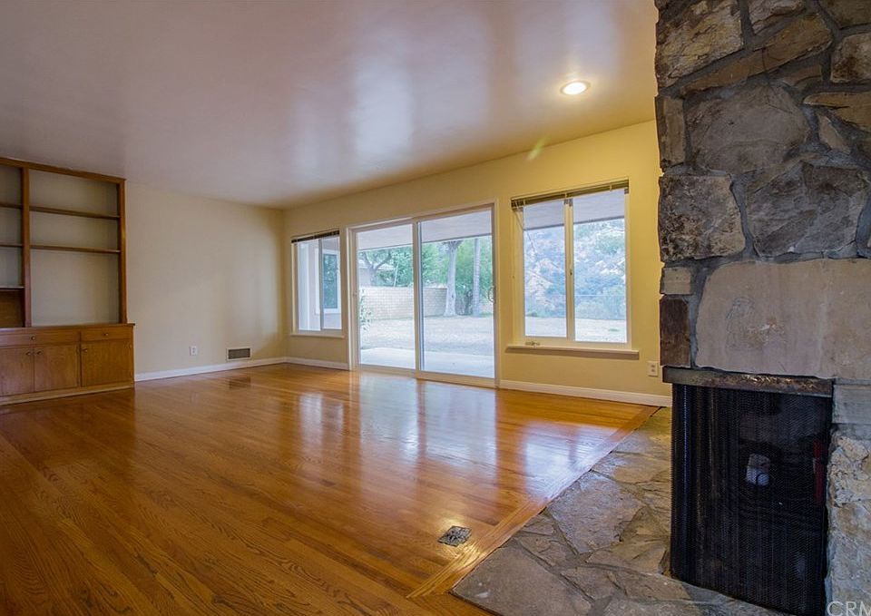 1st image of 1844 N Altadena Dr
