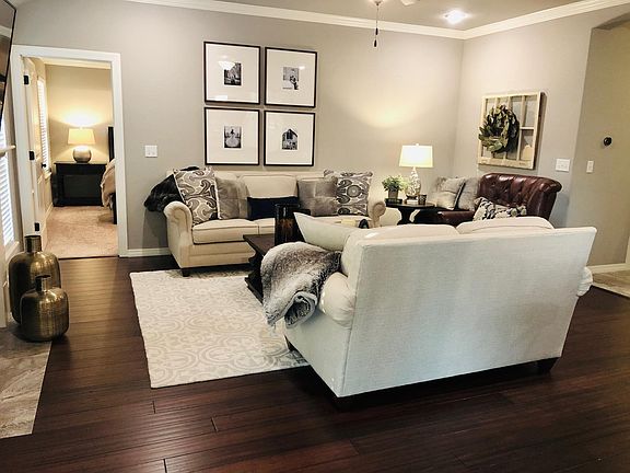 4th image of 3067 N Autumn Rose Ave