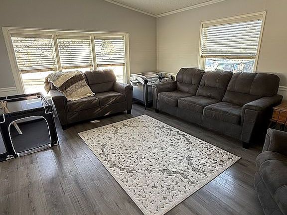 3rd image of 4469 Birchwood Dr